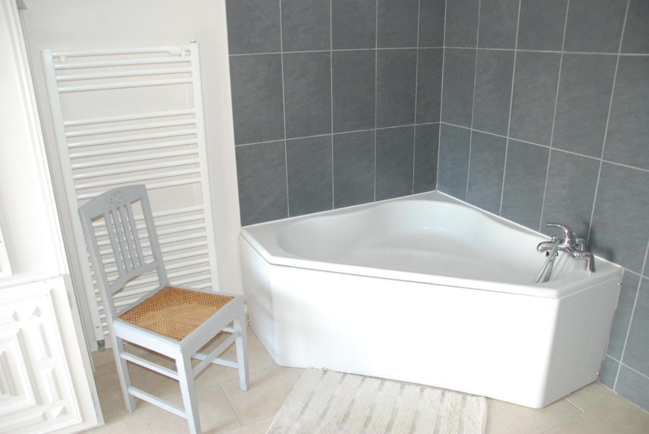 Chambre D'Hotes "Les Paturelles" Fougeres-sur-Bievre Ngoại thất bức ảnh