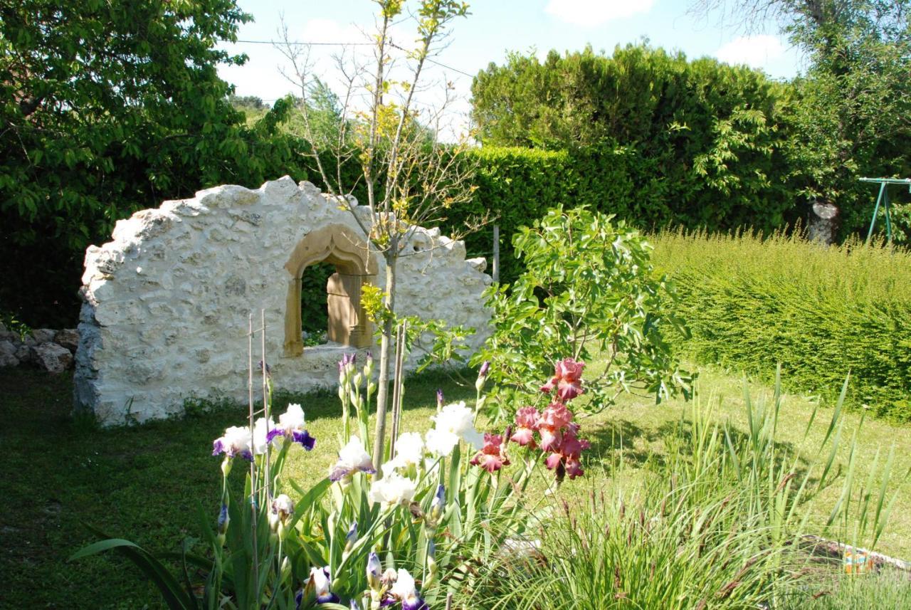 Chambre D'Hotes "Les Paturelles" Fougeres-sur-Bievre Ngoại thất bức ảnh