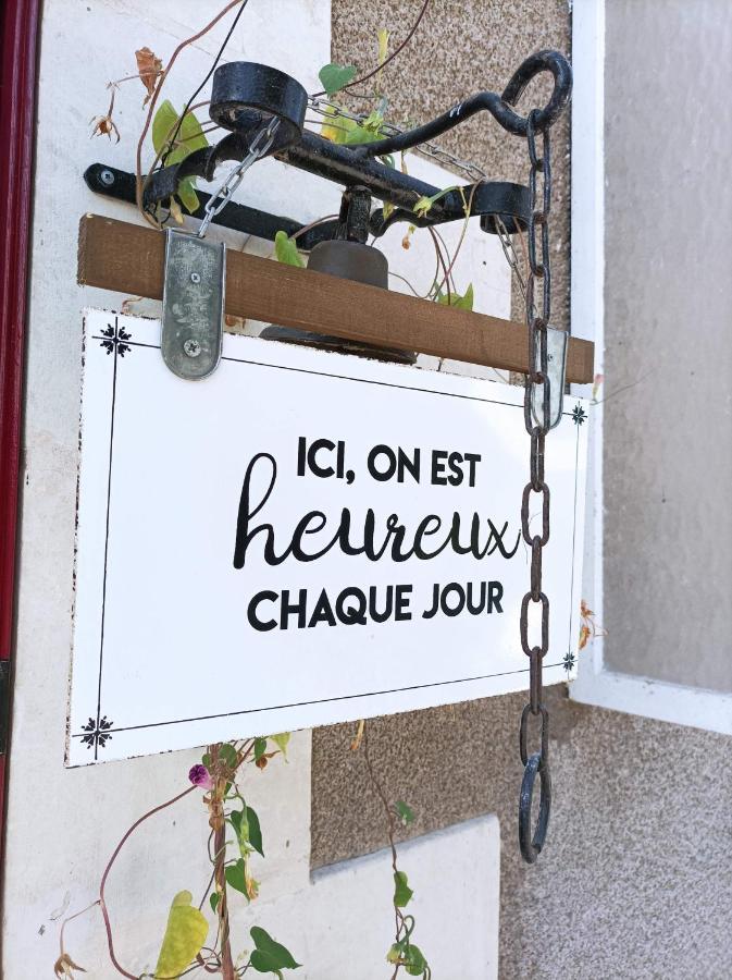 Chambre D'Hotes "Les Paturelles" Fougeres-sur-Bievre Ngoại thất bức ảnh